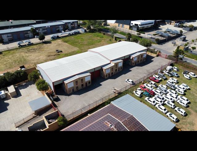 4,708M² WAREHOUSE FOR SALE IN HALFWAY HOUSE